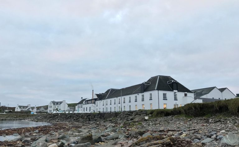 Bruichladdich Distillery5 768x473