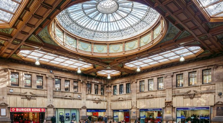 Edinburgh Waverley Station2 768x425