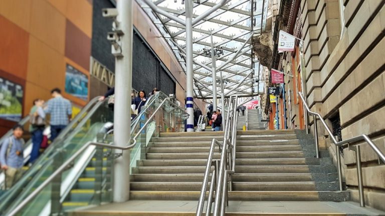 Edinburgh Waverley Station3 768x432