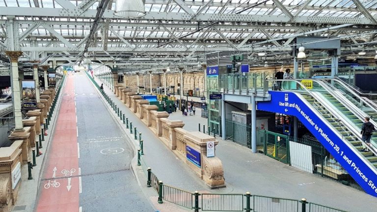 Edinburgh Waverley Station6 768x432