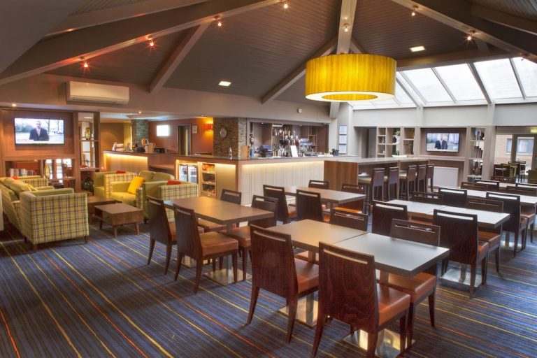 Holiday Inn Express Edinburgh Airport14 768x512