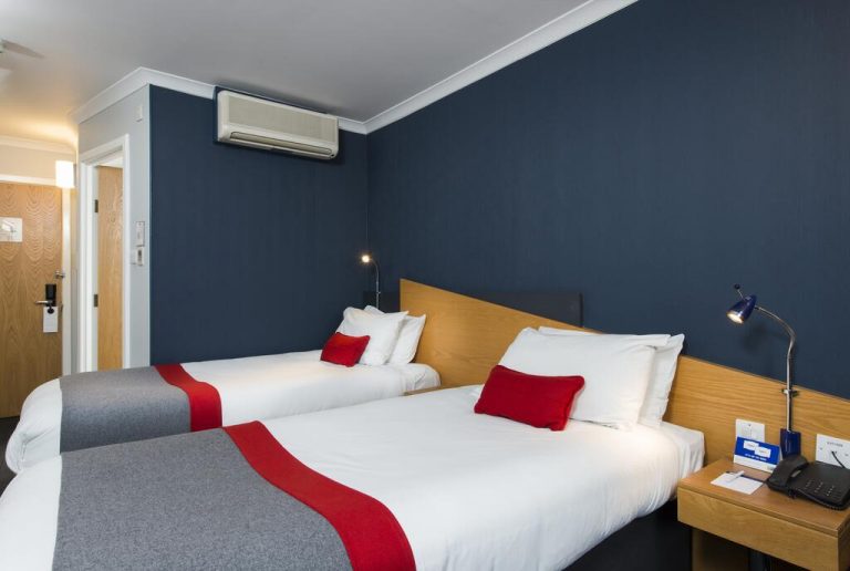 Holiday Inn Express Stirling9 768x516