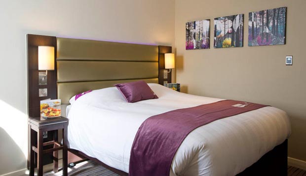 Premier Inn Perth City Centre 8