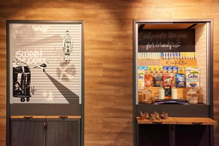 Moxy Edinburgh Airport11 768x512