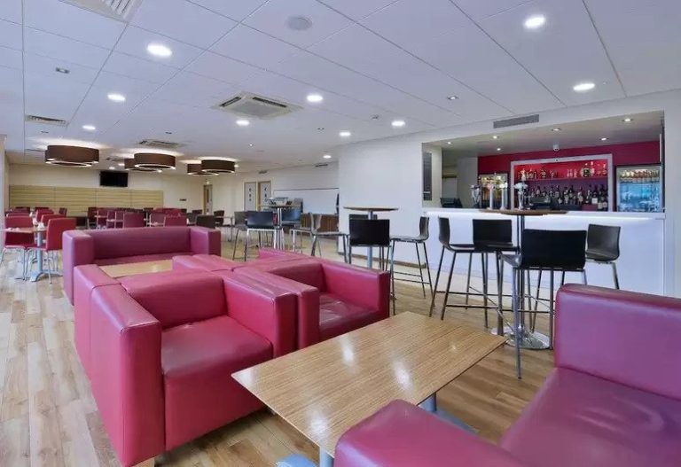 Travelodge Edinburgh Airport Ratho Station3 768x527